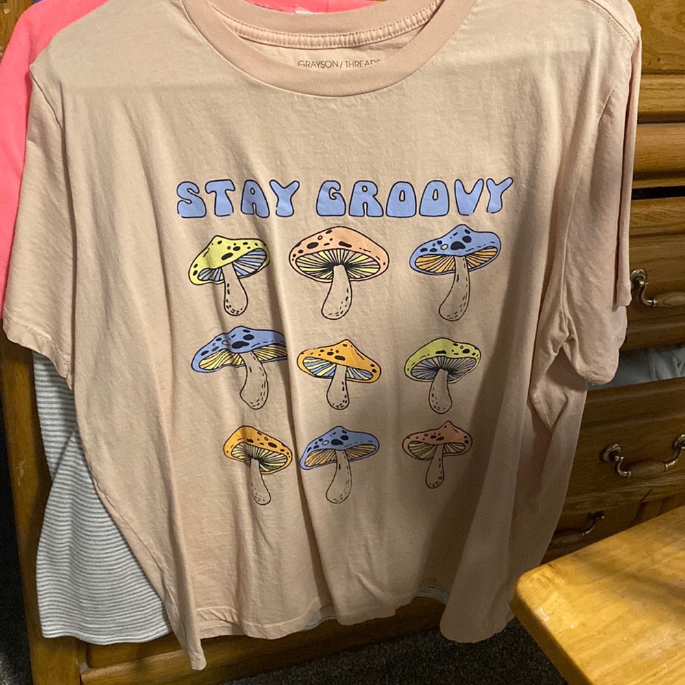 Stay groovy t-shirt
